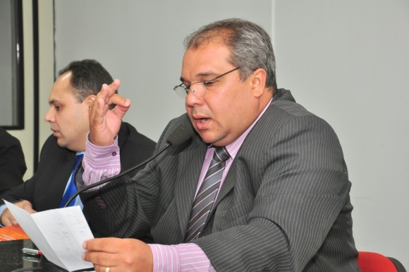 Wagner se diz envergonhado, após Procurador Geral da Prefeitura se negar a dar informa???