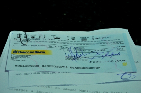 Presidente da Câmara devolve 200 mil reais para os cofres da Prefeitura 