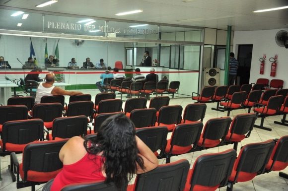 Preocupados com baixa presença de moradores, vereadores vão mudar horário das s