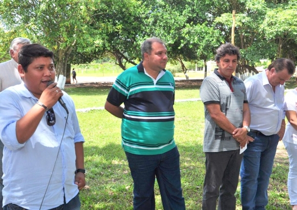 Vereadores reforçam apoio ao prefeito durante evento na Agrovila 