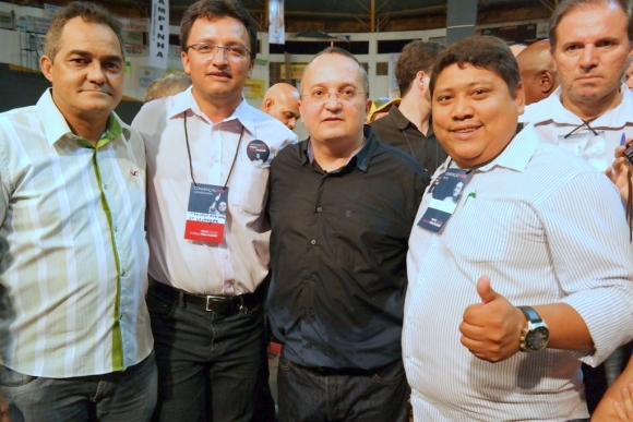 Líderes do PDT em Leverger são recebidos por Pedro Taques na Convenção E