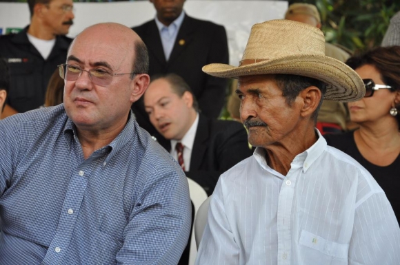 Vox Populi coloca Riva em segundo e dá vantagem para Taques 