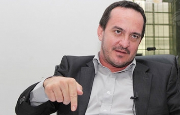 Chiquinho do Posto afastado da prefeitura por desmandos