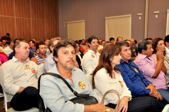 Valdir participa de Ato Pró-Dilma, evento reuniu 50 prefeitos em Cuiabá 