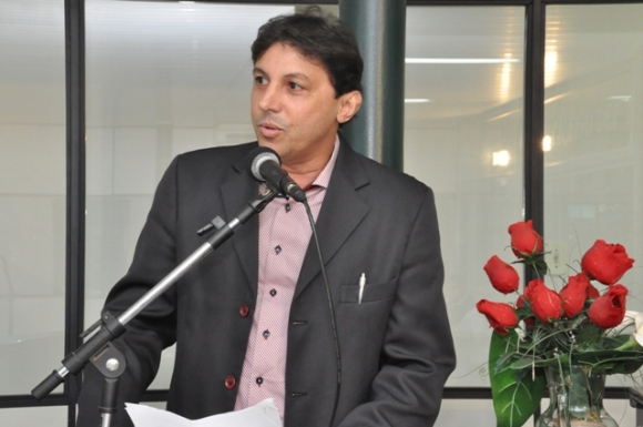 Vídeo mostra prefeito na Câmara prestando esclarecimentos sobre sua viagem ao Chile