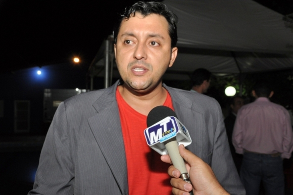 Professor Allan lamenta violência sofrida por equipe durante assalto em escritório