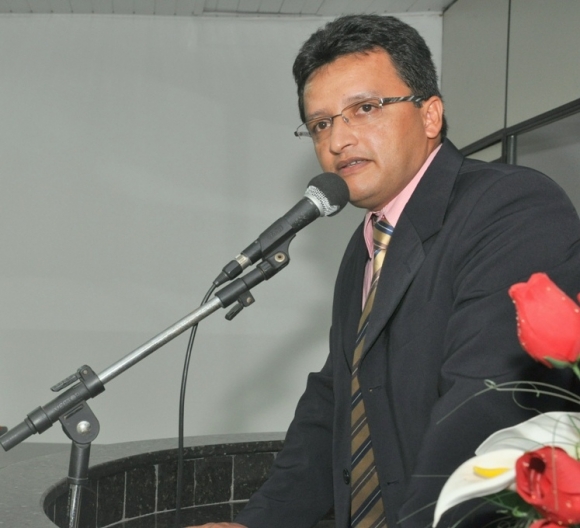 Vereador acusa prefeito de Santo Antônio de ser 