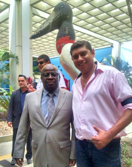 Ministro aconselha vereador a perseguir seus sonhos, manter ética e transparência nas 