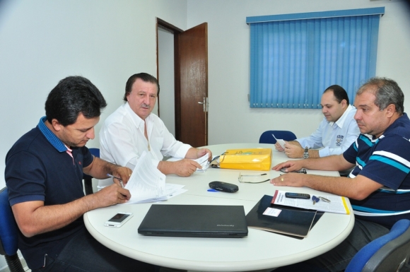 Membros da comissão devem apresentar relatório na sessão desta terça-fei