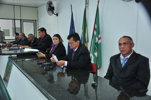 Vereador quer algemas para colocar em gente da prefeitura