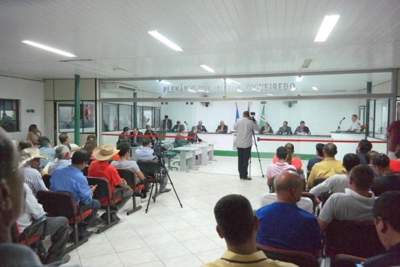 Assista vídeo da votação que cassou o mandato do prefeito Valdir 