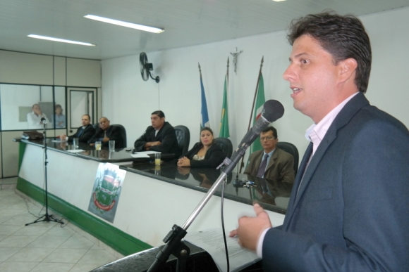 Prefeito e autoridades participam da sessão solene que abriu o ano legislativo em Leverger