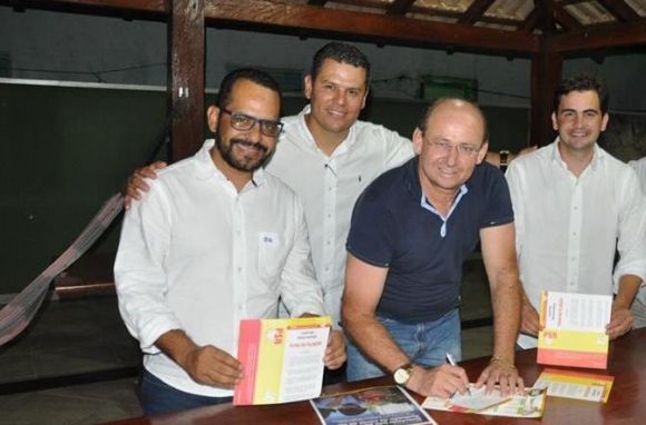 Fábio Garcia se reúne com lideranças do PSB em Santo Antônio