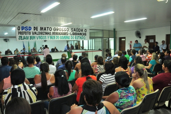 População comparece em massa a filiação do prefeito ao PSD