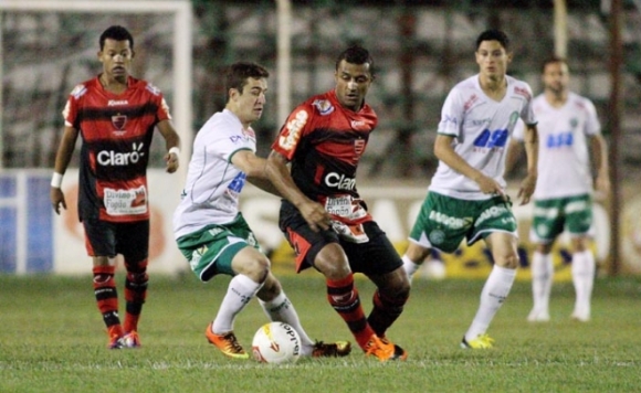 Luverdense 1 x 0 Oeste - Luverdense chegou aos 43 pontos e praticamente escapou da ameaça de 