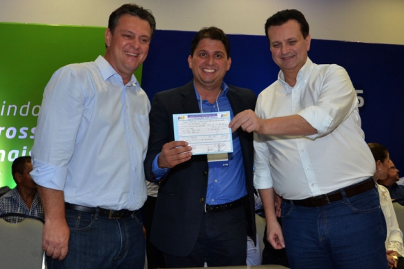 Ministro da República e vice-governador endossam filiação de prefeito de Leverg