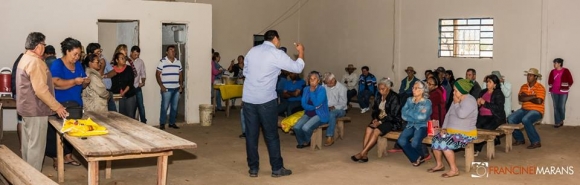 Candidato a vereador é denunciado por participar de reunião onde foi servido lanches e