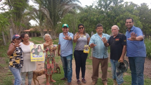 Valdirzinho adentra no coração do município e vai pedir votos no Assentamento R