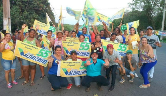 Valdirzinho faz campanha no bairro Nossa Senhora de Fátima