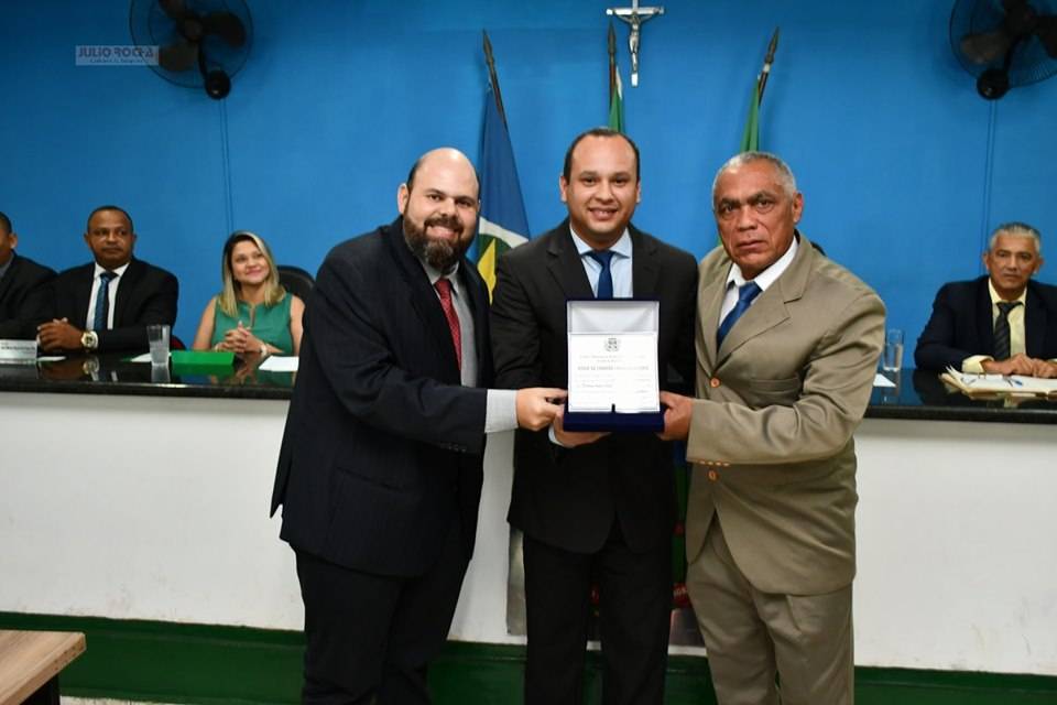Câmara homenageia com título novos cidadãos santo-antonienses
