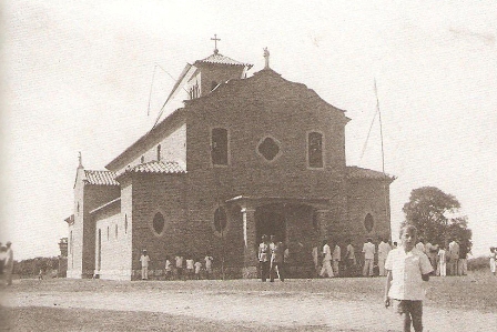 Matriz de Santo Antônio foi construída com baldes de areia da praia.