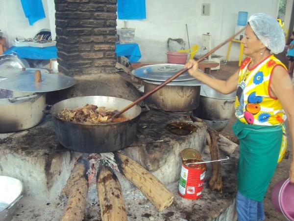 Devoção e Fé na Festa da Comunidade de Engenho Velho