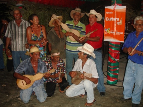 TRADIÇÃO E FÉ NA FESTA EM MUTUM - MIMOSO