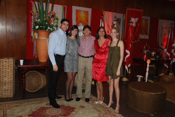 FAMÍLIAS DE SANTO ANTÔNIO NO BAILE DO SENHOR DIVINO