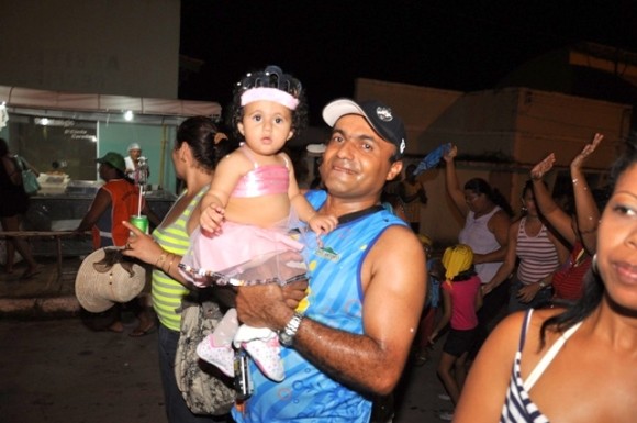 Bloco infantil mantém a tradição do Carnaval das famílias da cidade