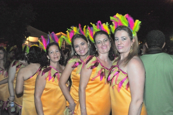 Bloco formado só de mulheres completa 15 anos de Carnaval