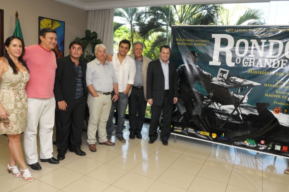 Produtores da minissérie Rondon apresentam projeto para Silval Barbosa 