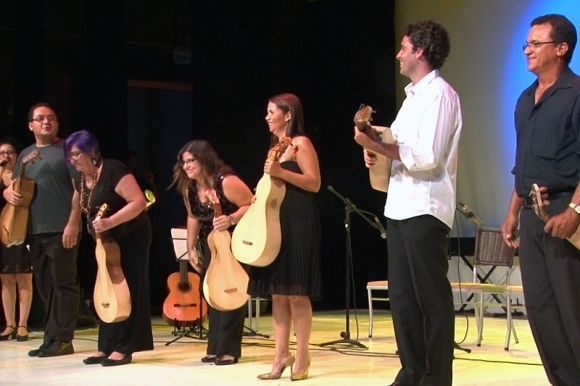 Uma nova abordagem sobre a viola de cocho