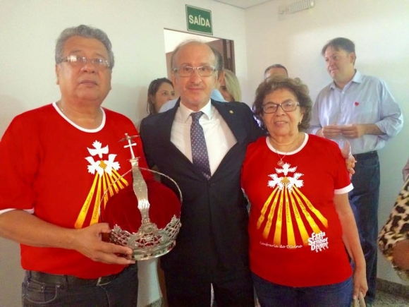 Bandeira do Senhor Divino é recebida na SEC e Procuradoria Geral do Estado