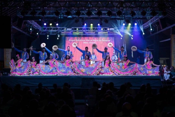Após encantar sulistas no 45º Festival Internacional de Folclore, Vitória R?