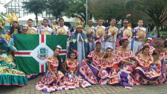 Membros do Vitória Regia passam mal em Festival no RS e apresentação é s