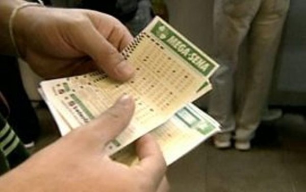 Ninguém acerta a Mega-Sena e o prêmio acumula em R$ 12 milhões