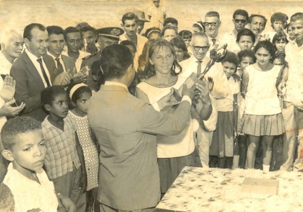 Há 46 anos, a estudante Osvaldita Teixeira recebia o troféu de campeã