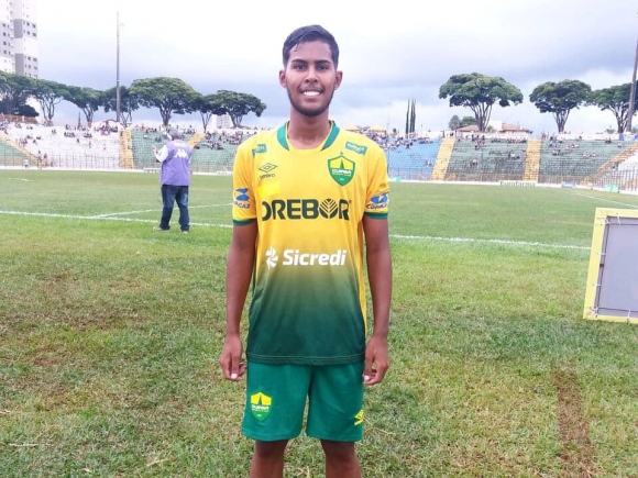 Santo-antoniense marca gol e Cuiabá faz história e vence Botafogo do Rio 