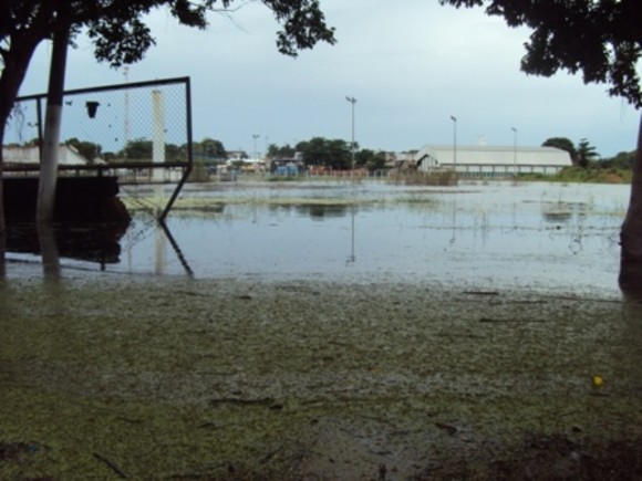 SANTO ANTÔNIO SITIADA PELAS ÁGUAS
