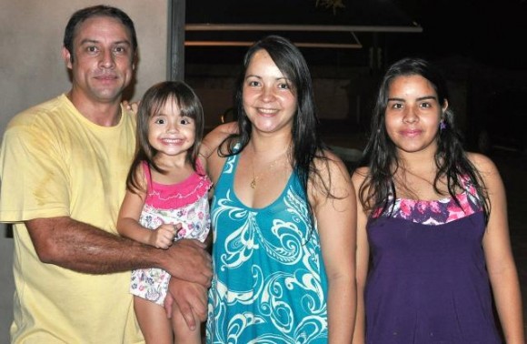 Empresário levergense reune amigos e amigas em jantar