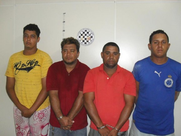 Homem preso pela PM portava 13 trouxinhas de cocaína
