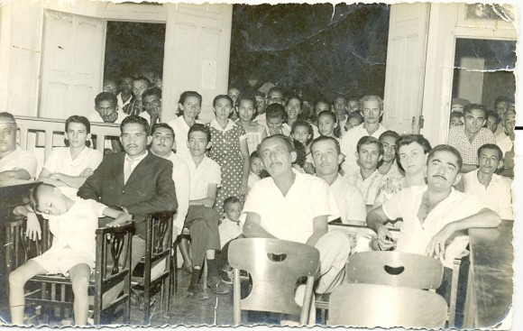 Moradores assistem sessão da Câmara em Leverger - 1963