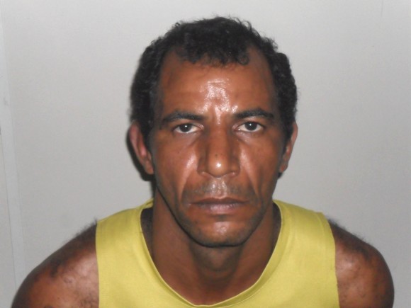 Padrasto preso após abusar de meninas de 10 e 14 anos