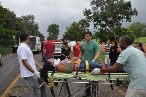 Acidente faz motor de veículo voar na rodovia de Santo Antonio