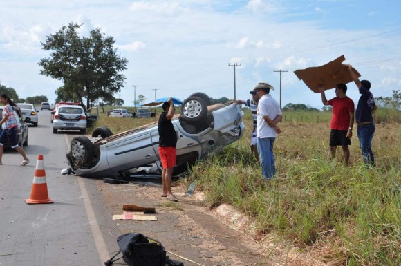 Capotamento na Rodovia Cuiabá-Santo Antônio neste sábado 