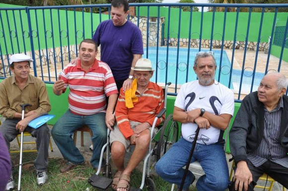 Peixada de agradecimento reúne familiares e profissionais de saúde