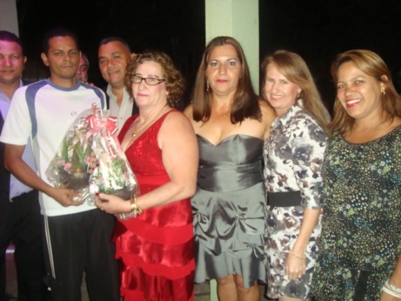 A comerciante Maria Helena Ribeiro é uma das festeira em 2012