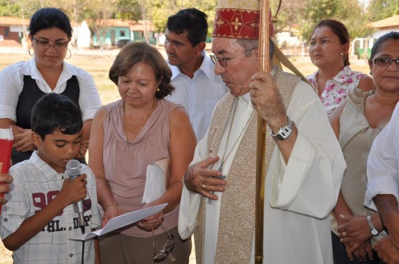 Dom Miltonn participa do lançamento da nova Igreja da Varginha
