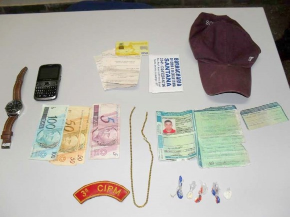 Jovem é preso com drogas dentro da cueca no bairro Fronteira