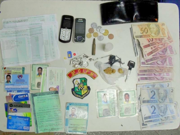 PM prende suspeito de traficar pedras de Crack em Santo Antônio